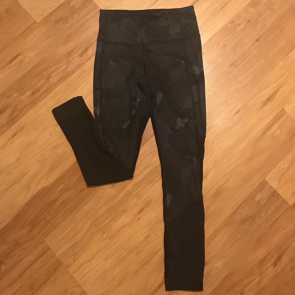 Lululemon athletic capris with mesh back detail